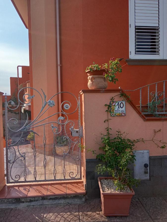 Casa Vacanza Le 2 Isole Suni Exterior photo